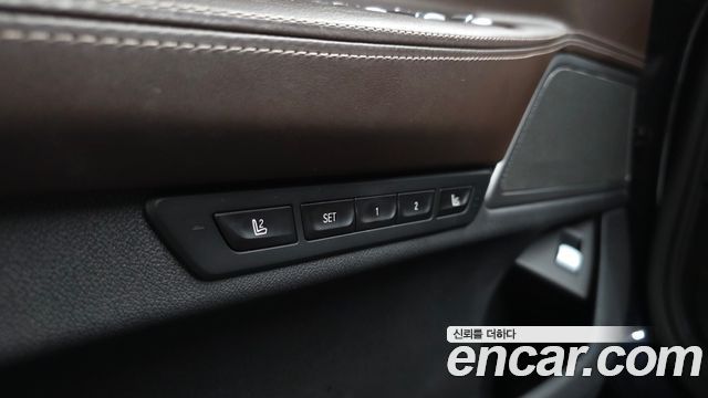 BMW 7-Series 2018 — photo 34