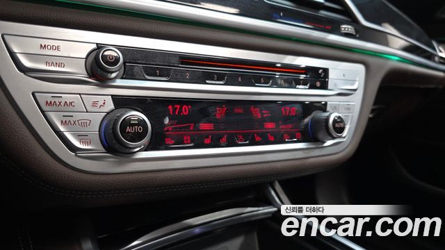 BMW 7-Series 2018 — photo 45
