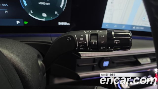 Hyundai Santafe 2024 — photo 32