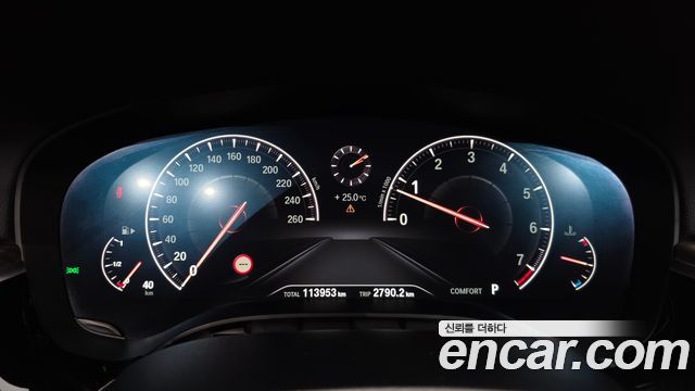 BMW 5-Series 2019 — photo 11