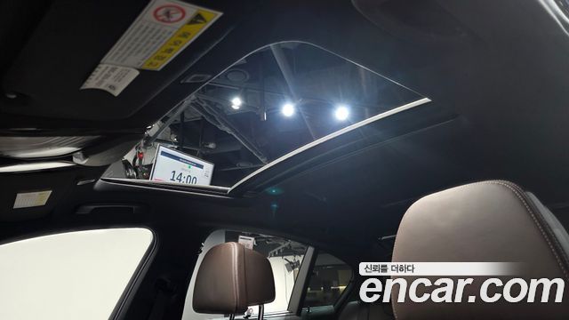 BMW 5-Series 2019 — photo 23
