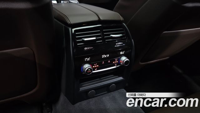 BMW 5-Series 2019 — photo 25
