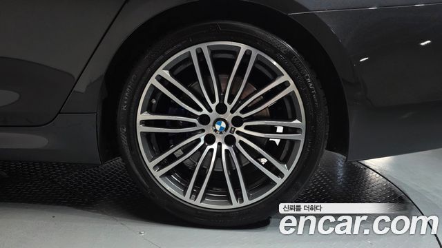 BMW 5-Series 2019 — photo 7
