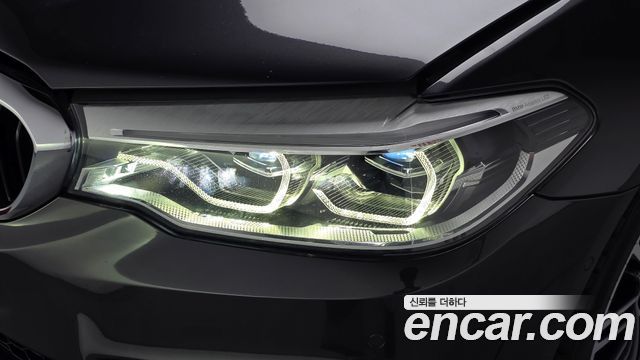 BMW 5-Series 2019 — photo 8