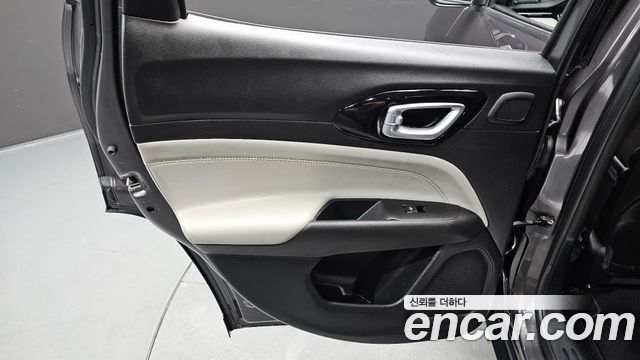 Jeep Compass 2022 — photo 15