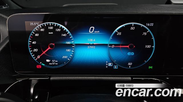 Mercedes-Benz EQA 2023 — photo 11