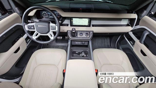 Land Rover Defender 2020 — photo 10