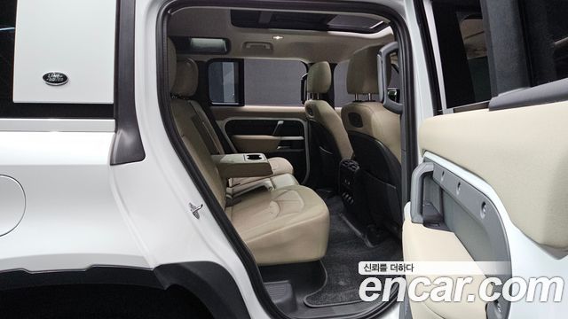 Land Rover Defender 2020 — photo 18