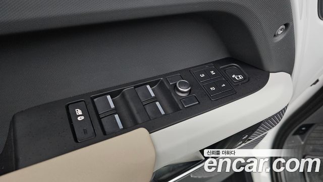 Land Rover Defender 2020 — photo 19