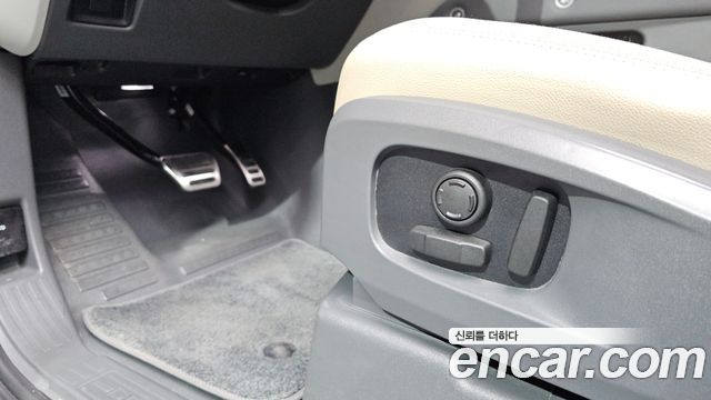 Land Rover Defender 2020 — photo 22