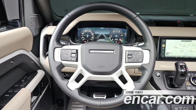 Land Rover Defender 2020 — photo 24