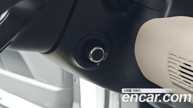 Land Rover Defender 2020 — photo 25