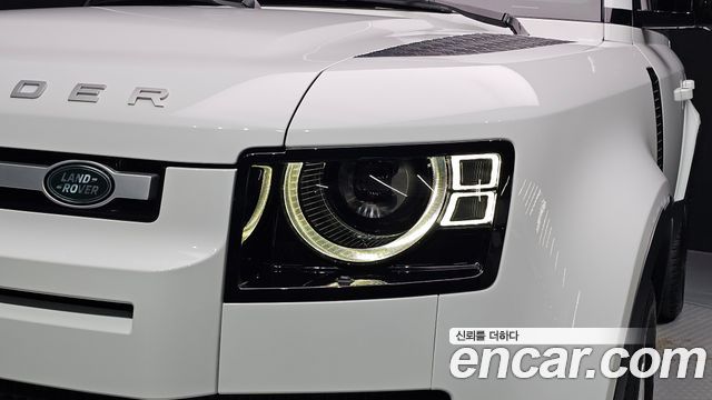 Land Rover Defender 2020 — photo 8