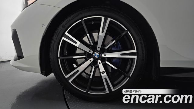 BMW 5-Series 2025 — photo 5