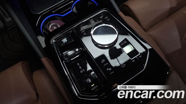 BMW 5-Series 2025 — photo 12