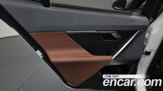 BMW 5-Series 2025 — photo 15