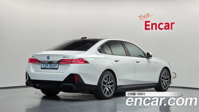 BMW i5 2024 — photo 2