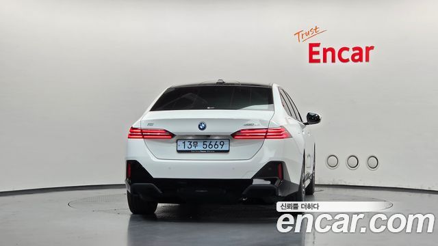 BMW i5 2024 — photo 4