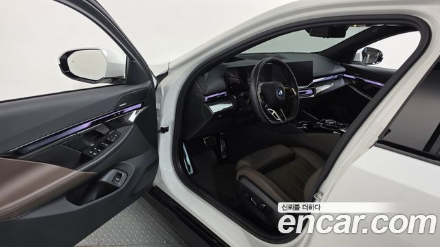 BMW i5 2024 — photo 13