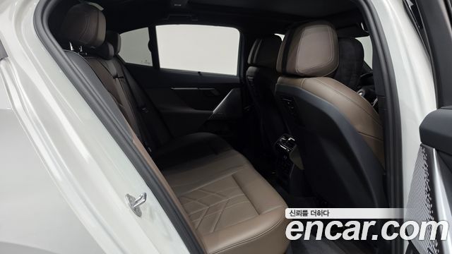 BMW i5 2024 — photo 17