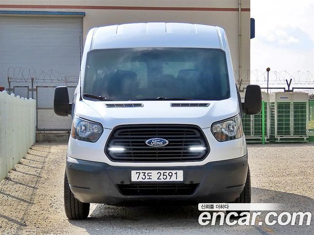 Ford Transit 2016 — photo 2