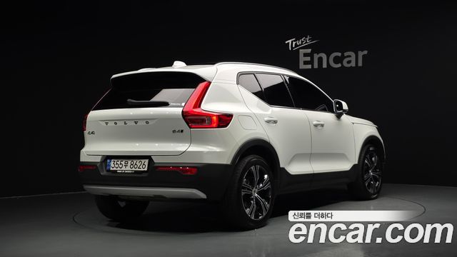 Volvo XC40 2022 — photo 2