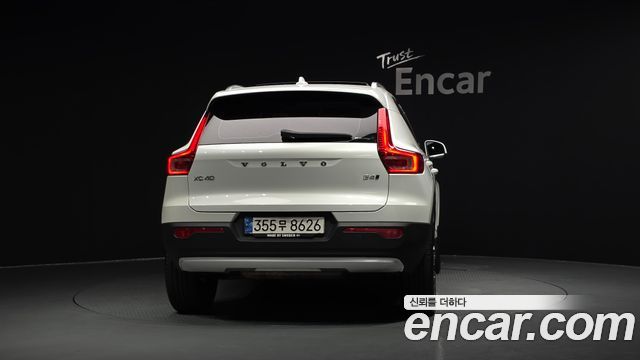 Volvo XC40 2022 — photo 4