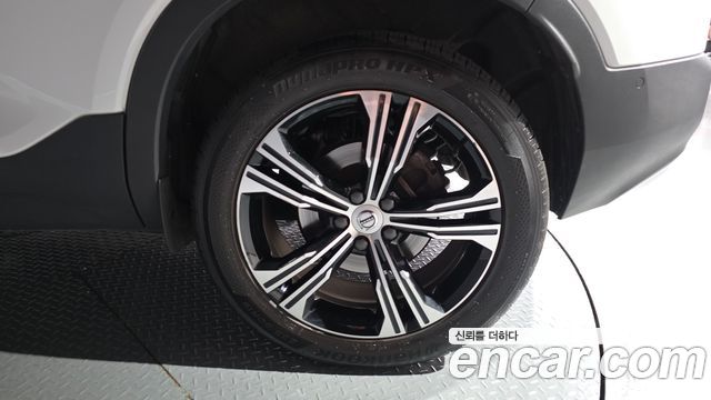 Volvo XC40 2022 — photo 7