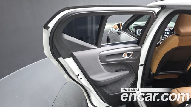 Volvo XC40 2022 — photo 15