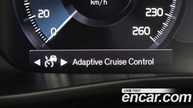 Volvo XC40 2022 — photo 34