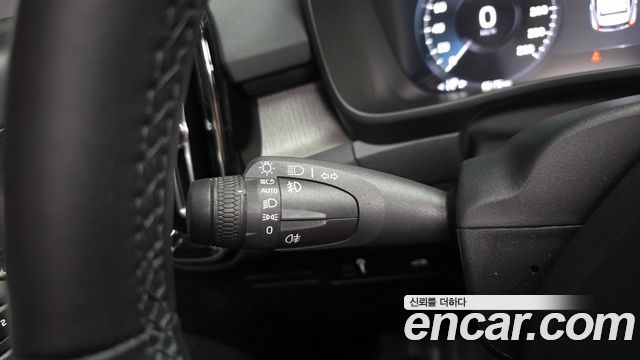 Volvo XC40 2022 — photo 38