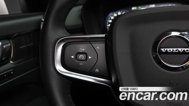 Volvo XC40 2022 — photo 41