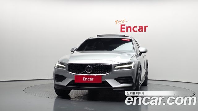 Volvo V60 2021 — photo 3