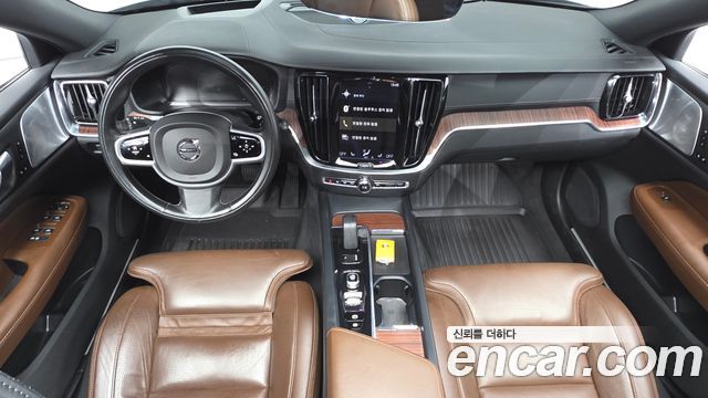 Volvo V60 2021 — photo 10