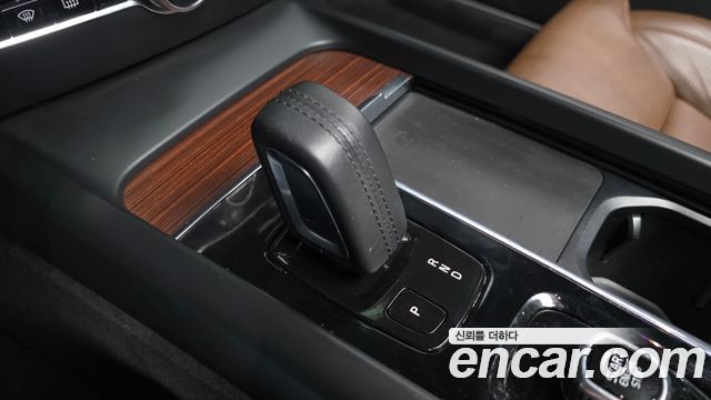 Volvo V60 2021 — photo 12