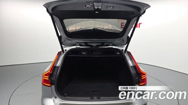 Volvo V60 2021 — photo 26