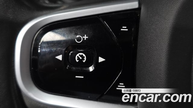 Volvo V60 2021 — photo 29