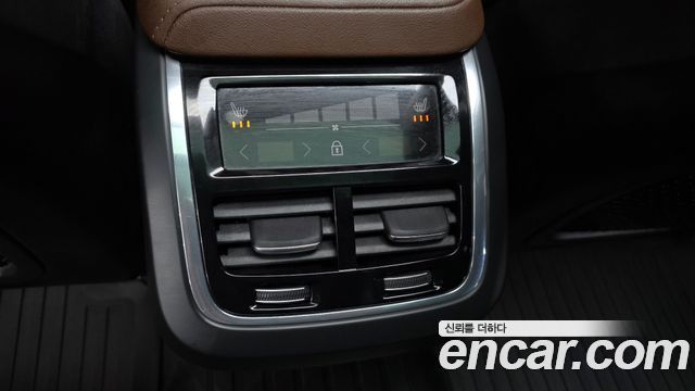 Volvo V60 2021 — photo 34
