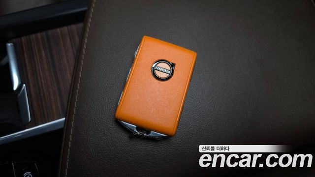 Volvo V60 2021 — photo 35