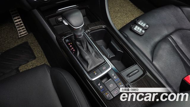 Kia K5 2017 — photo 9