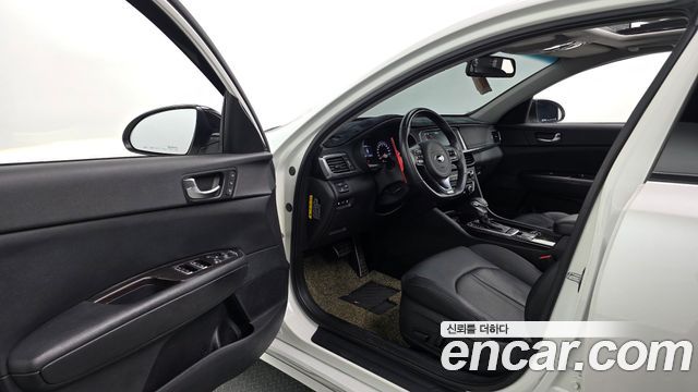 Kia K5 2017 — photo 10