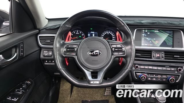 Kia K5 2017 — photo 12