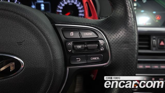Kia K5 2017 — photo 17