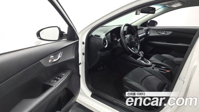 Kia K3 2022 — photo 10