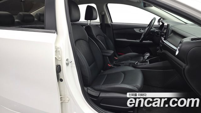 Kia K3 2022 — photo 12