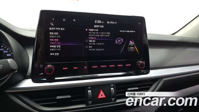 Kia K3 2022 — photo 17