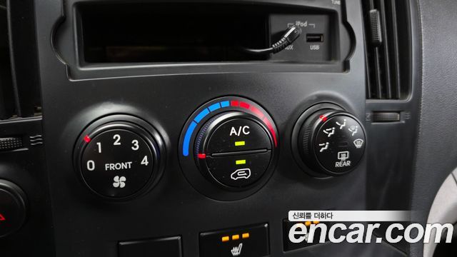 Hyundai Starex 2014 — photo 18