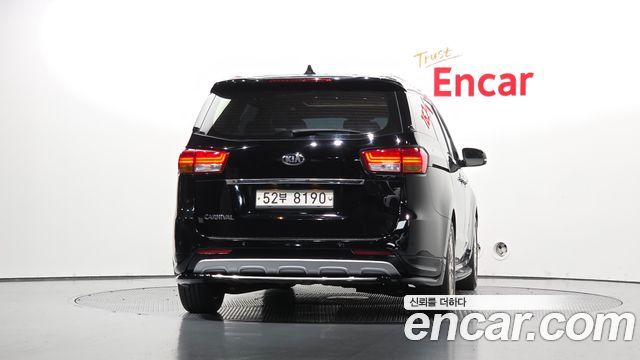 Kia Canival 2018 — photo 4