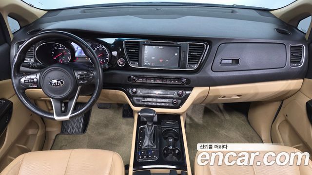 Kia Canival 2018 — photo 10