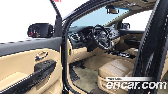 Kia Canival 2018 — photo 13